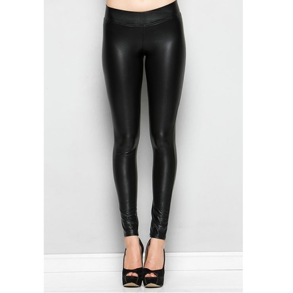 NWT  CHIC!  Faux Leather Leggings - Picture 3 of 7
